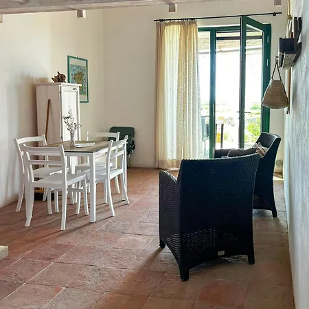 Апартаменты Restored Stable Overlooking The Sea At Cova