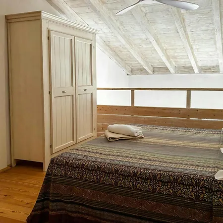 Restored Stable Overlooking The Sea At Cova Апартаменты